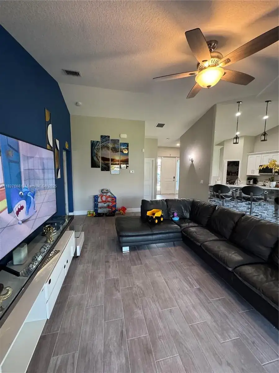 1637 SW Daysland Ave, Port St. Lucie FL 34953 photo 4