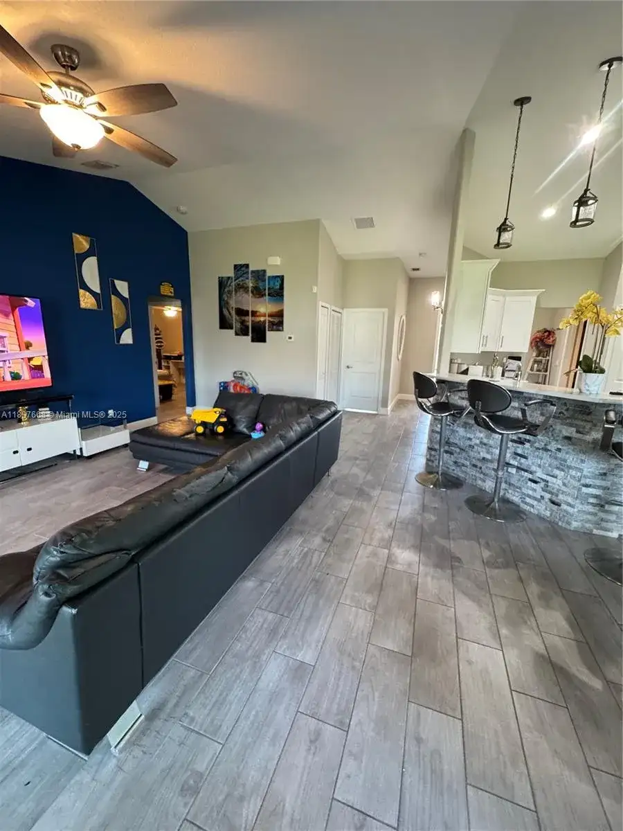 1637 SW Daysland Ave, Port St. Lucie FL 34953 photo 5