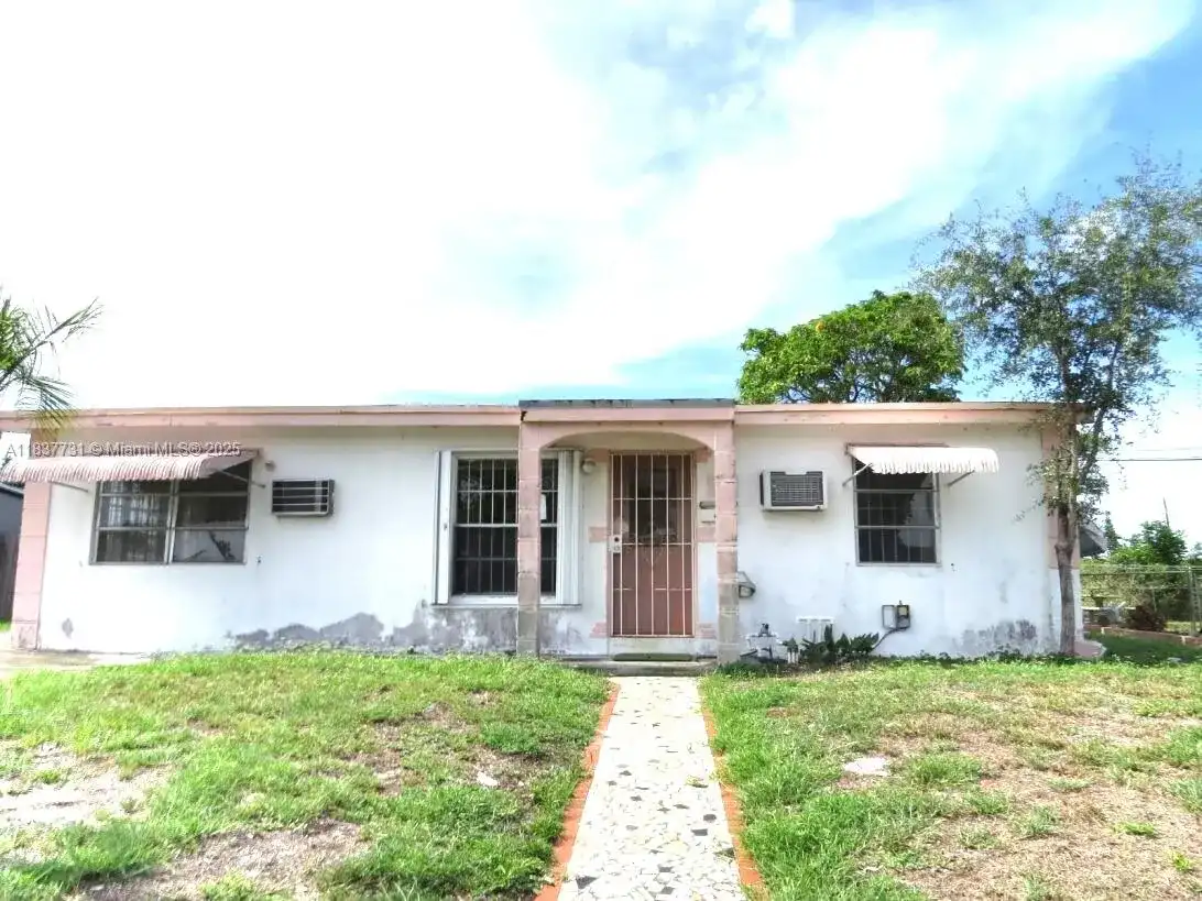 525 NW 16th St, Pompano Beach FL 33060