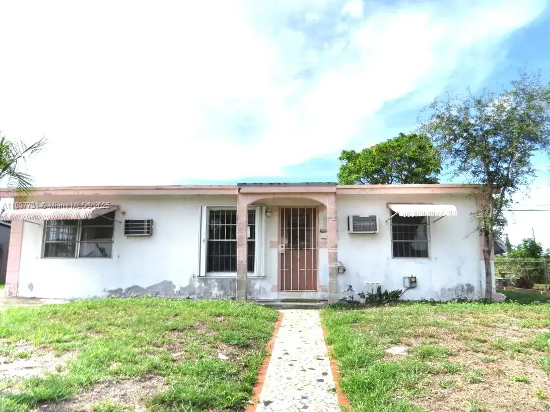 525 NW 16th St, Pompano Beach FL 33060