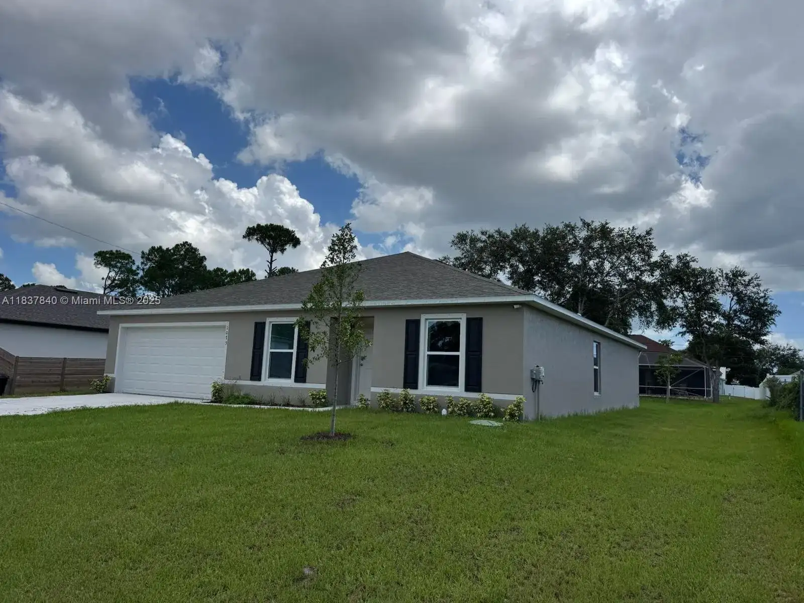 1073 SW Eureka Ave # 1073, Port St. Lucie FL 34953 photo 2