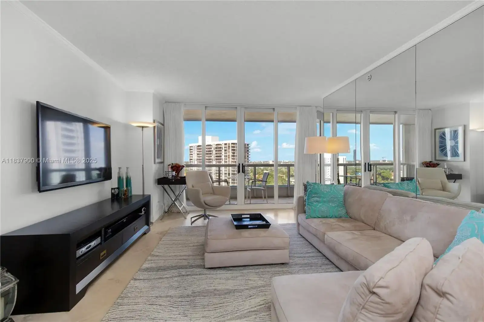 21055 Yacht Club Dr # 1504, Aventura FL 33180 photo 2