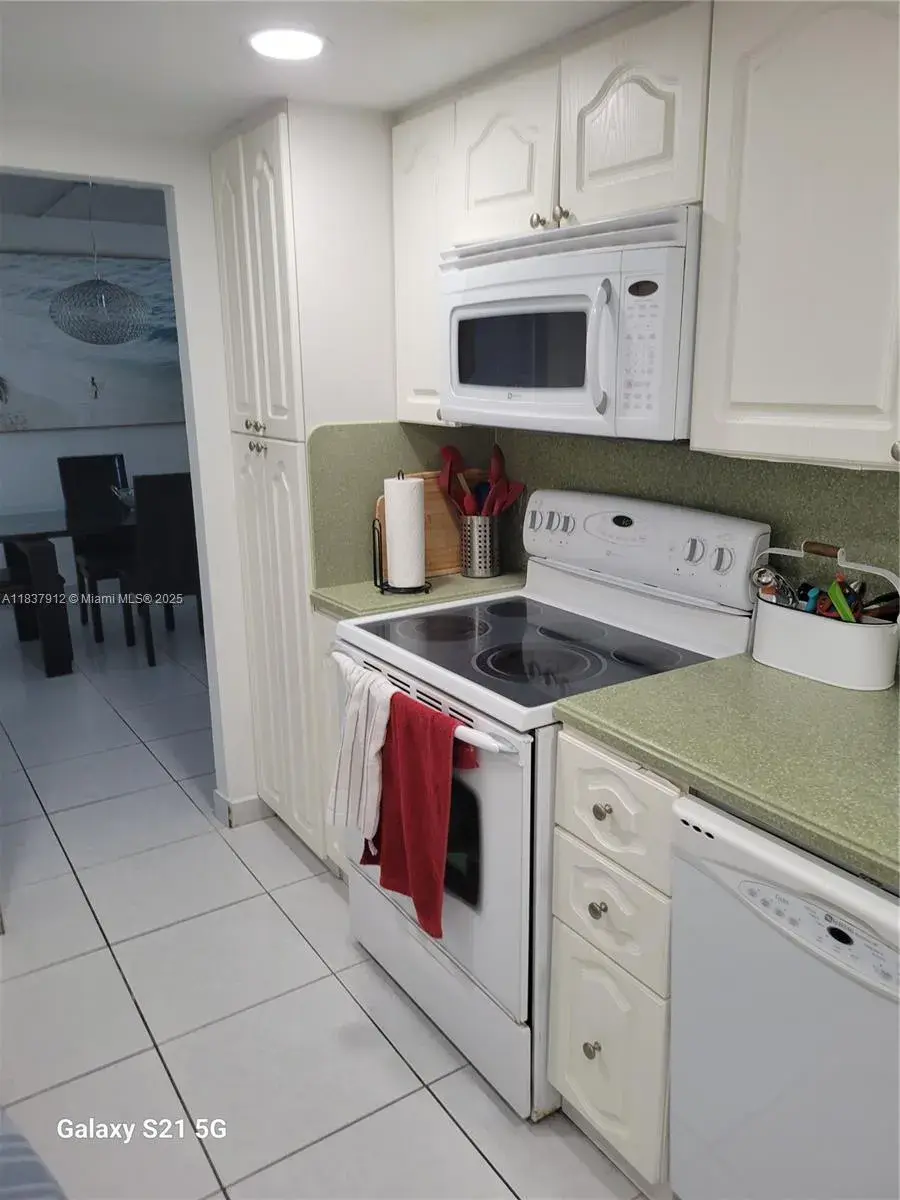 1849 S Ocean Dr # 1407, Hallandale Beach FL 33009