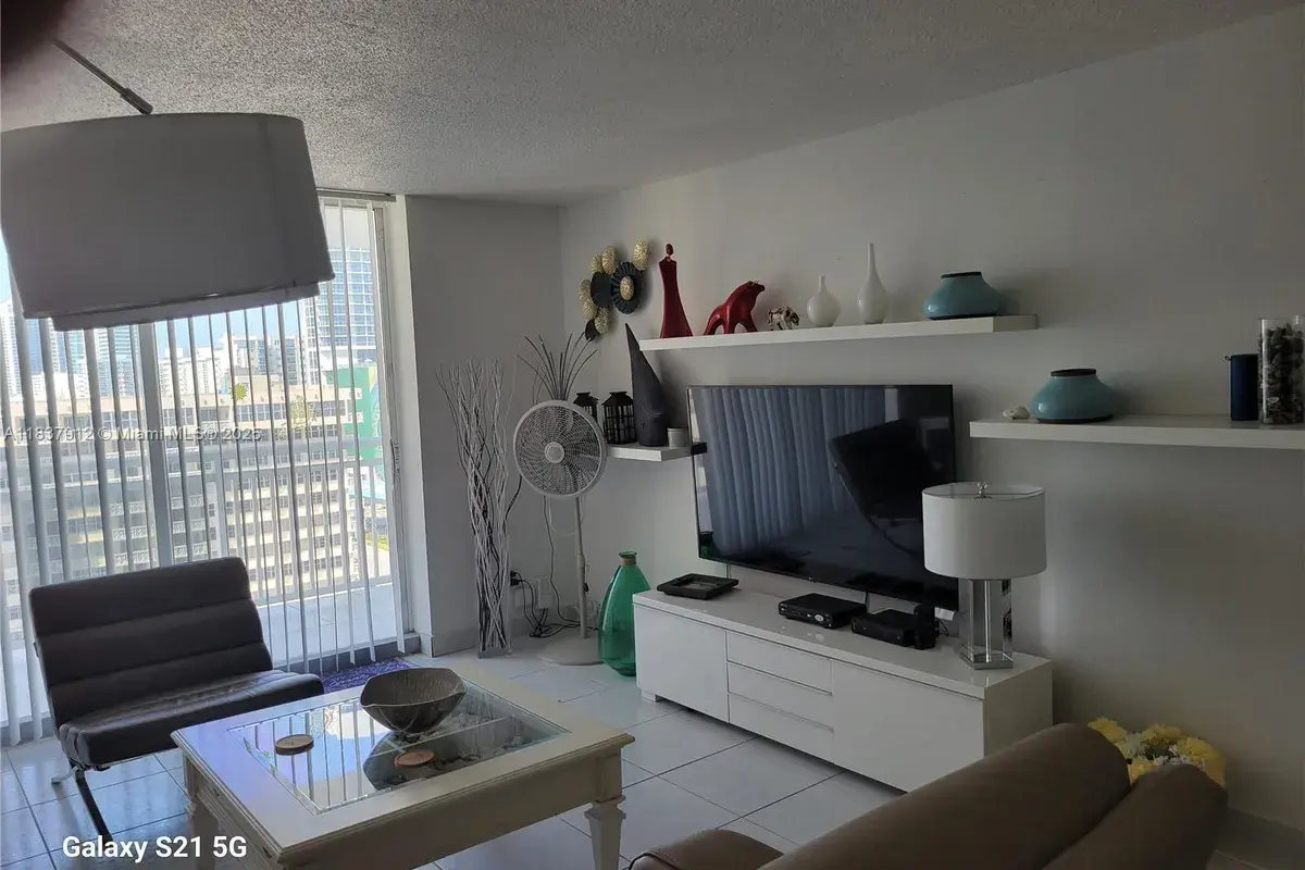 1849 S Ocean Dr # 1407, Hallandale Beach FL 33009