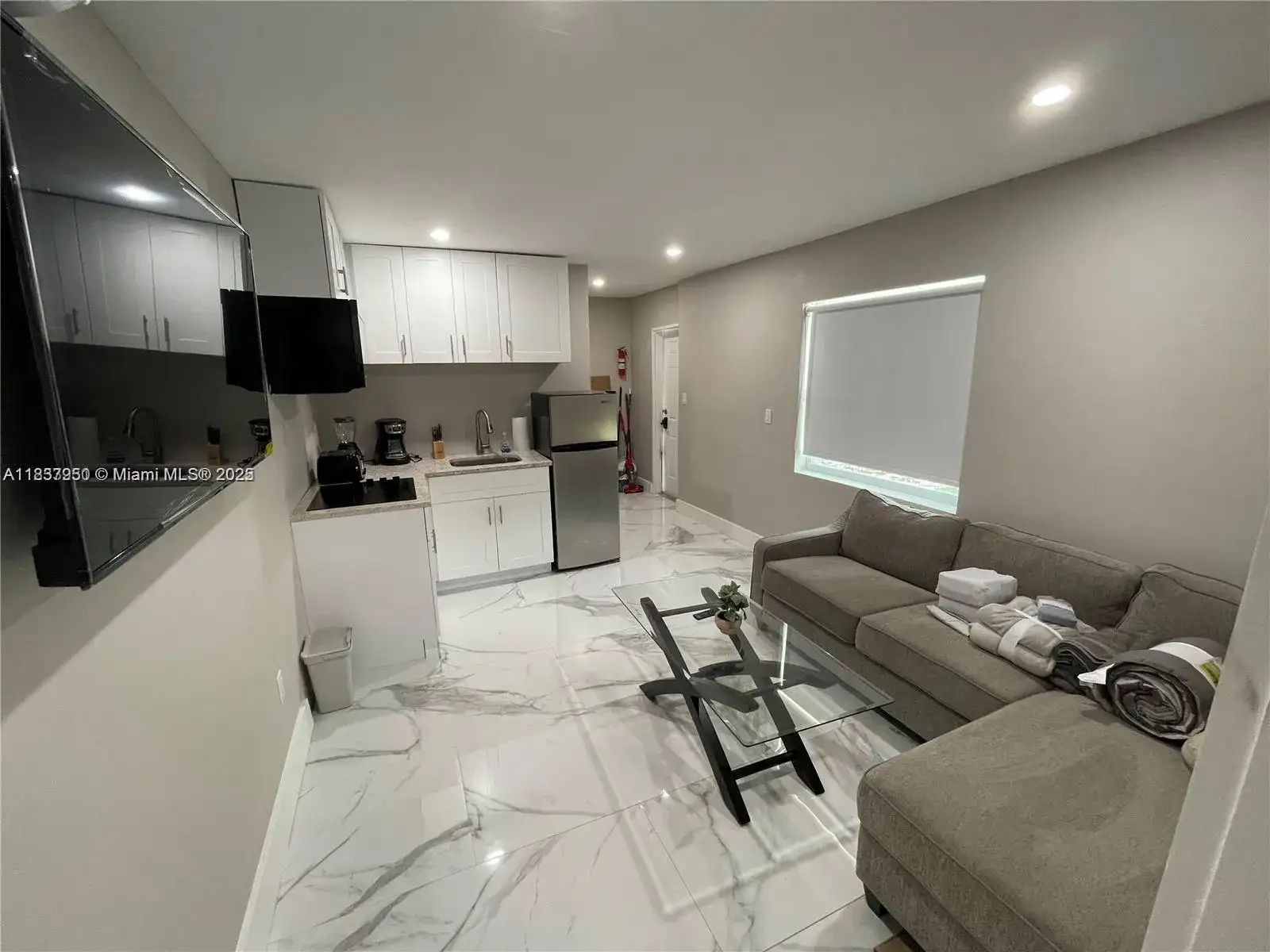 4910 SW 28th Ter # 3, Dania Beach FL 33312 photo 2
