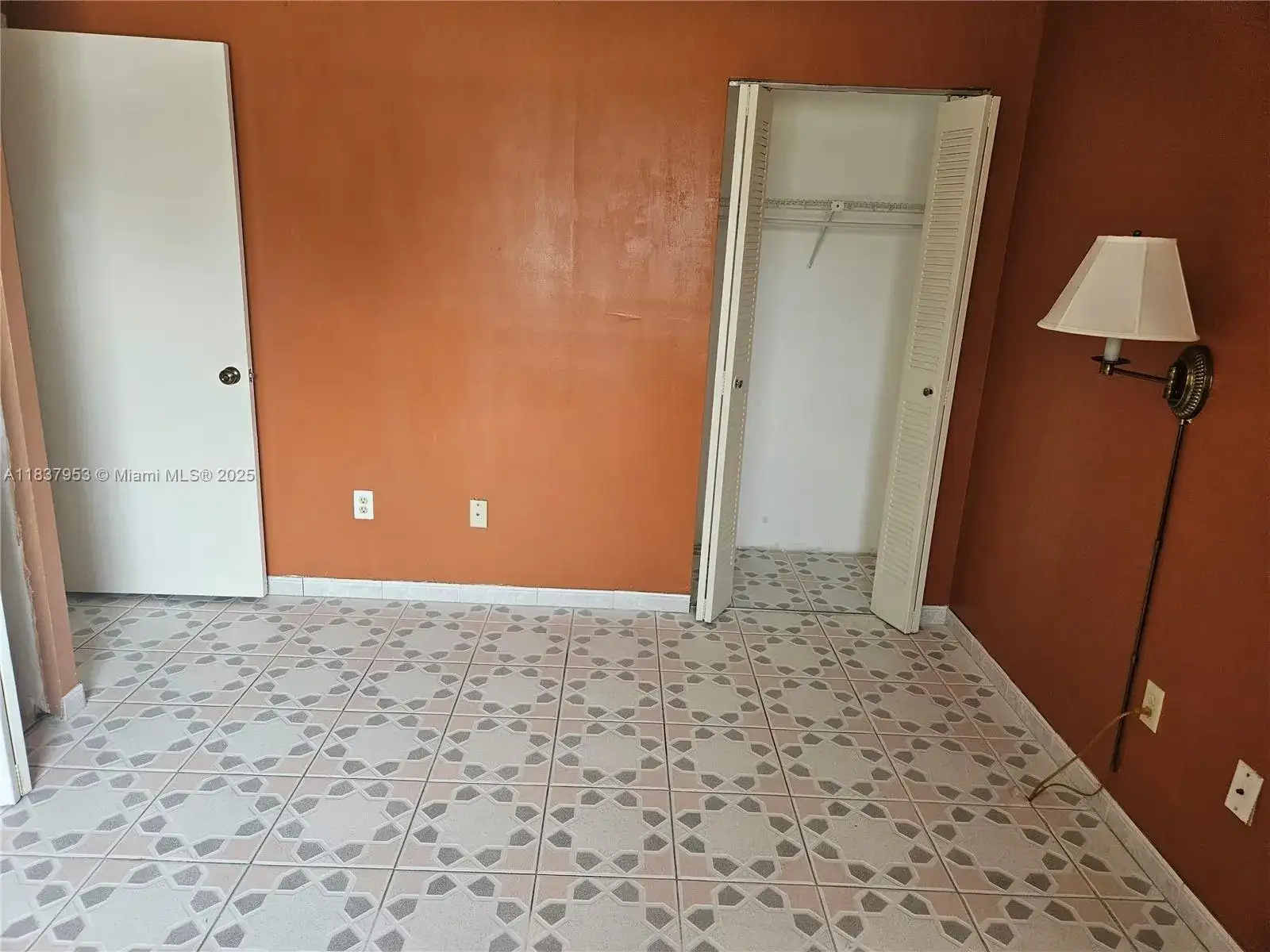 855 NE 209th St # 34, Miami FL 33179 photo 3