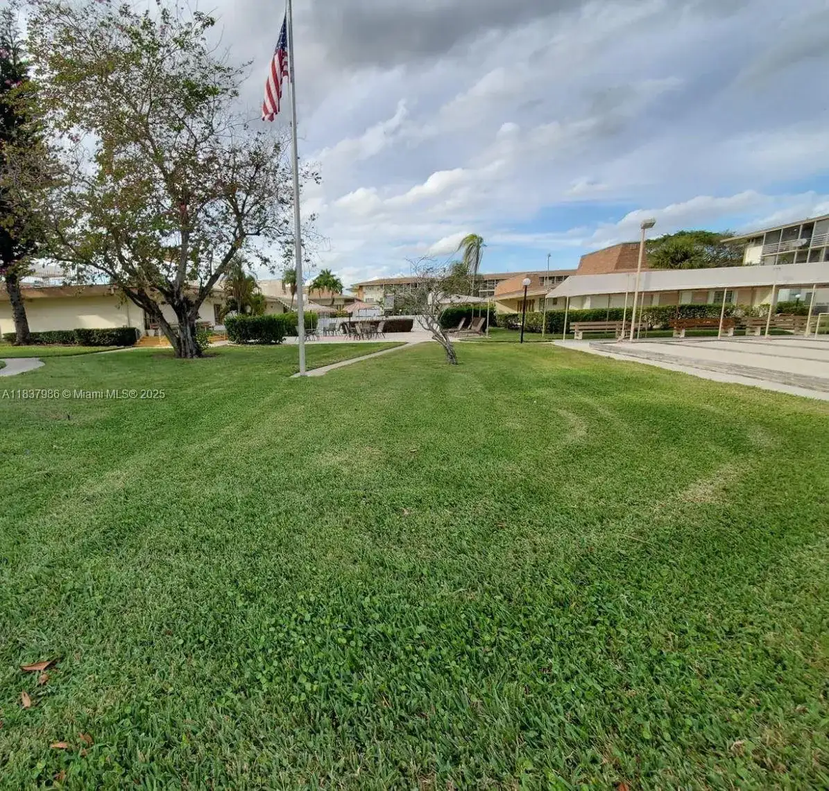 17050 NE 14th Ave # 208, North Miami Beach FL 33162 photo 2