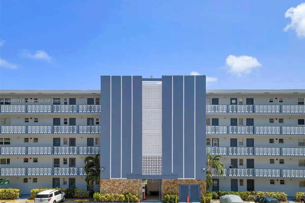 233 NE 14th Ave # 108, Hallandale Beach FL 33009