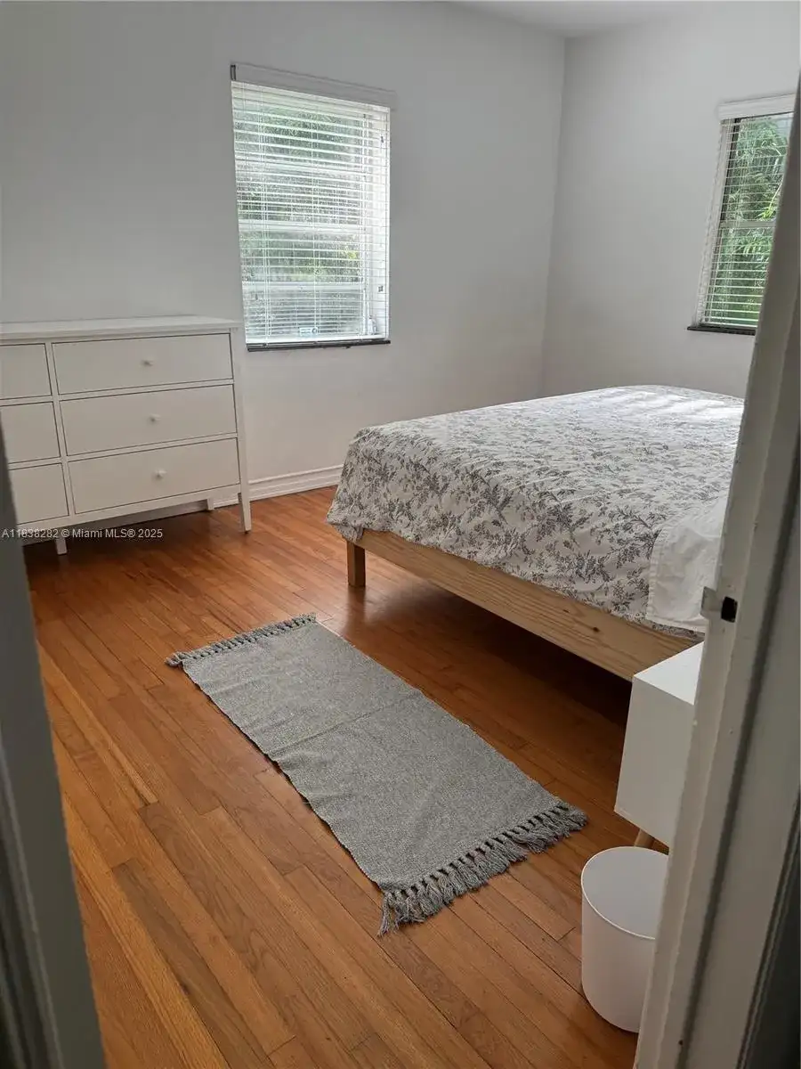 3909 Ponce De Leon Blvd # 2, Coral Gables FL 33134 photo 3