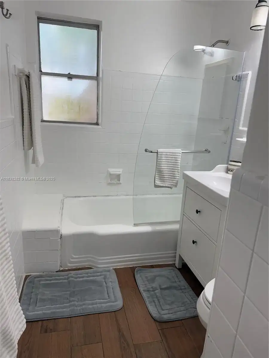 3909 Ponce De Leon Blvd # 2, Coral Gables FL 33134 photo 4
