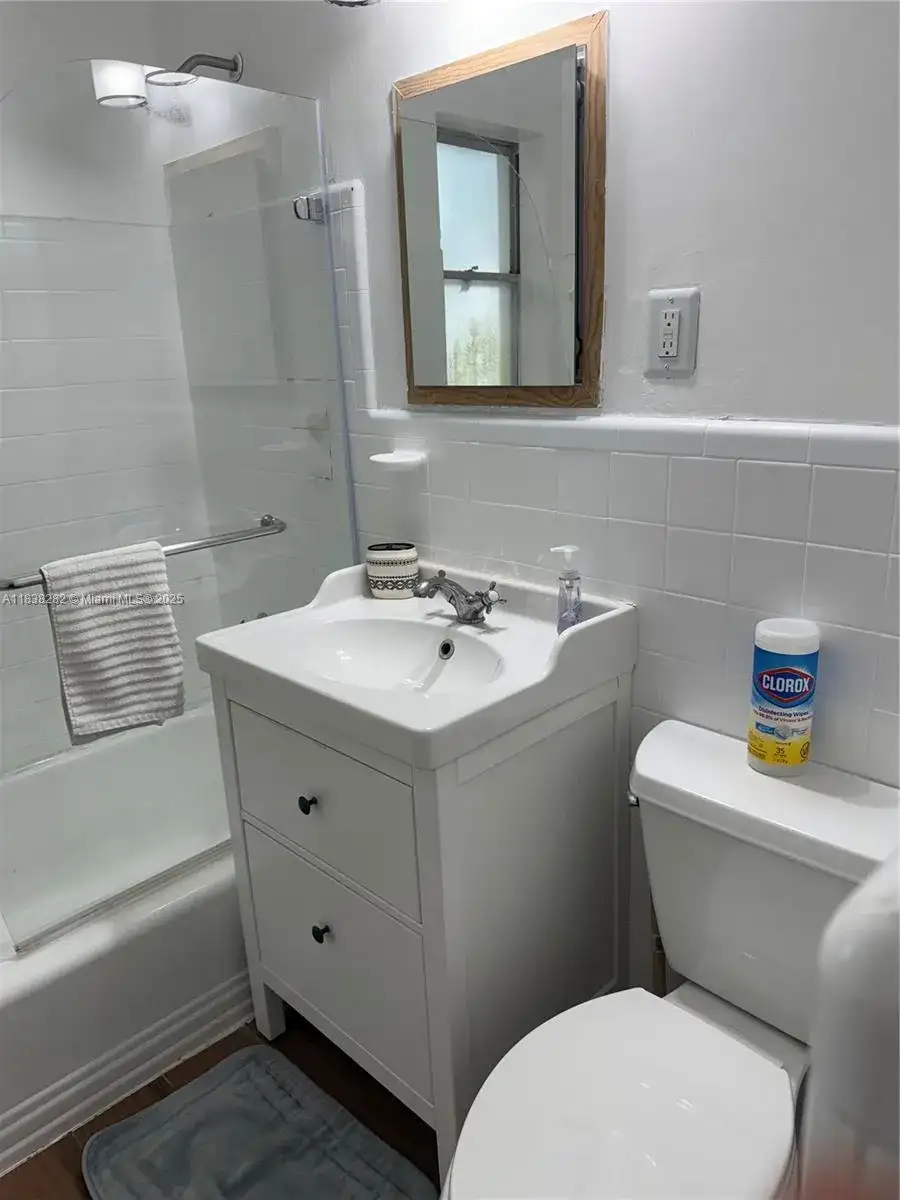 3909 Ponce De Leon Blvd # 2, Coral Gables FL 33134 photo 5