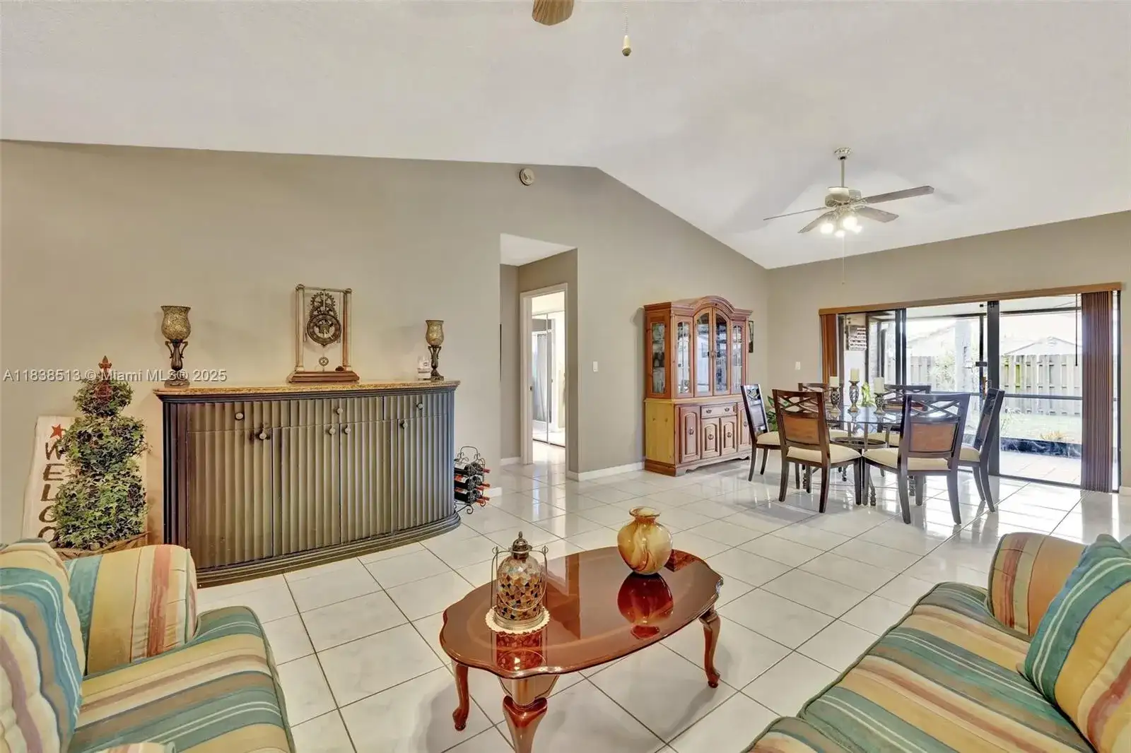 5911 Epsom Ln, Davie FL 33331 photo 5