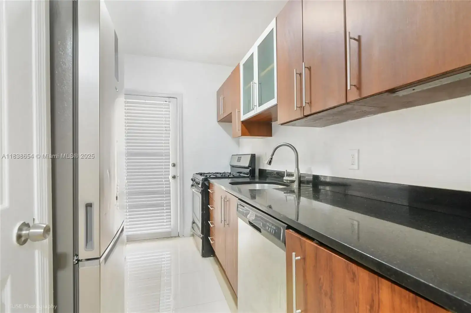 320 85th St # 12, Miami Beach FL 33141 photo 2