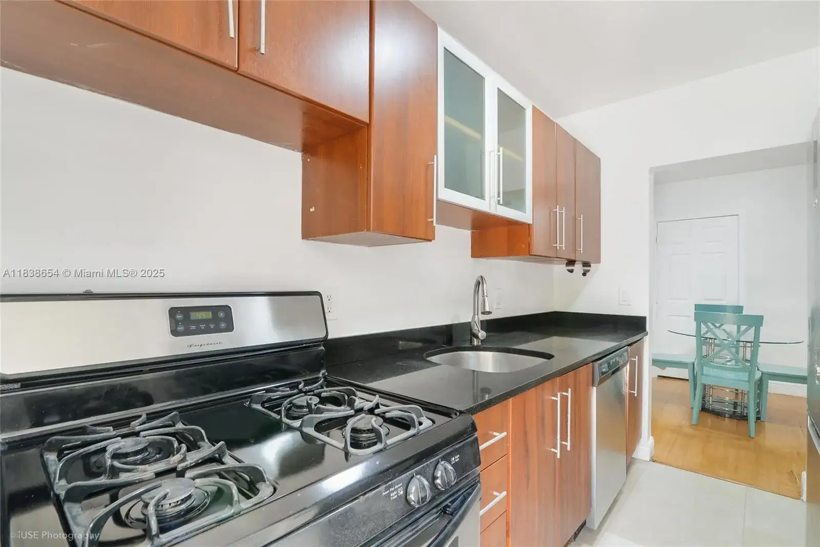 320 85th St # 12, Miami Beach FL 33141 photo 3