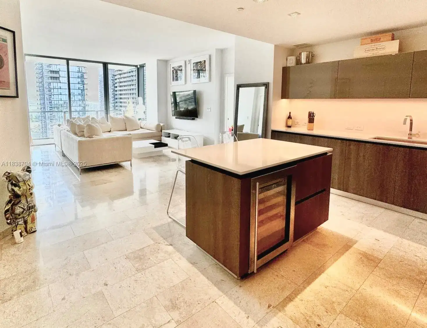 88 SW 7th St # 1805, Miami FL 33130 photo 4