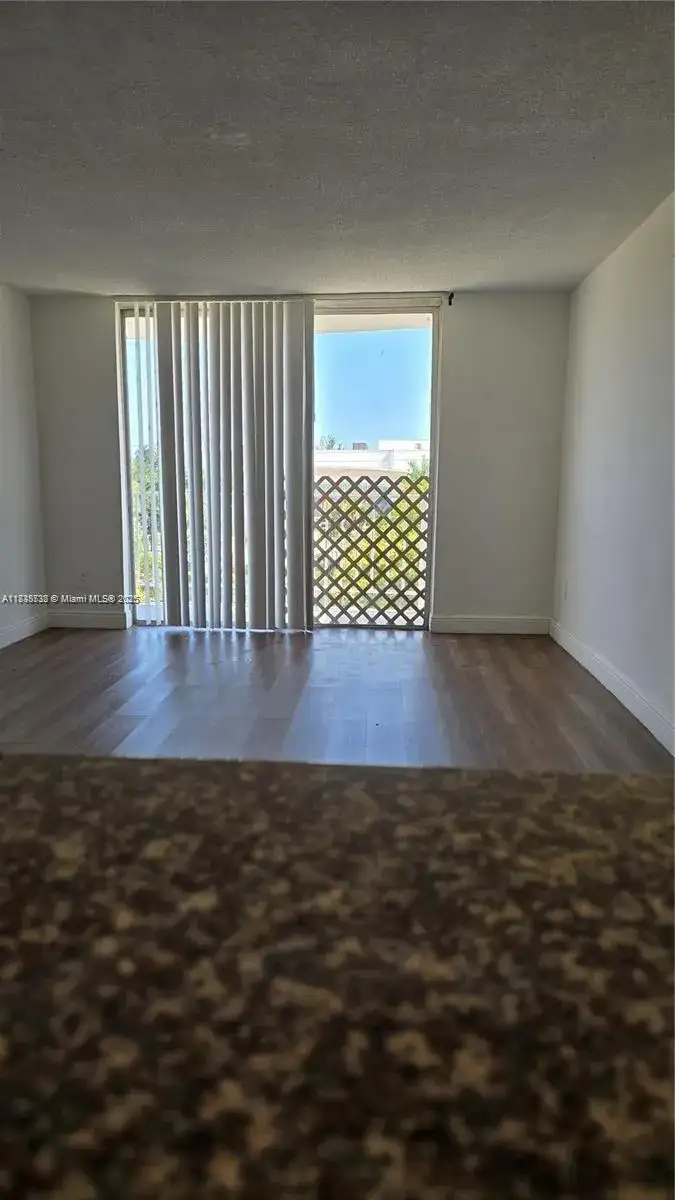 498 NW 165th St Rd # 407, Miami FL 33169 photo 2