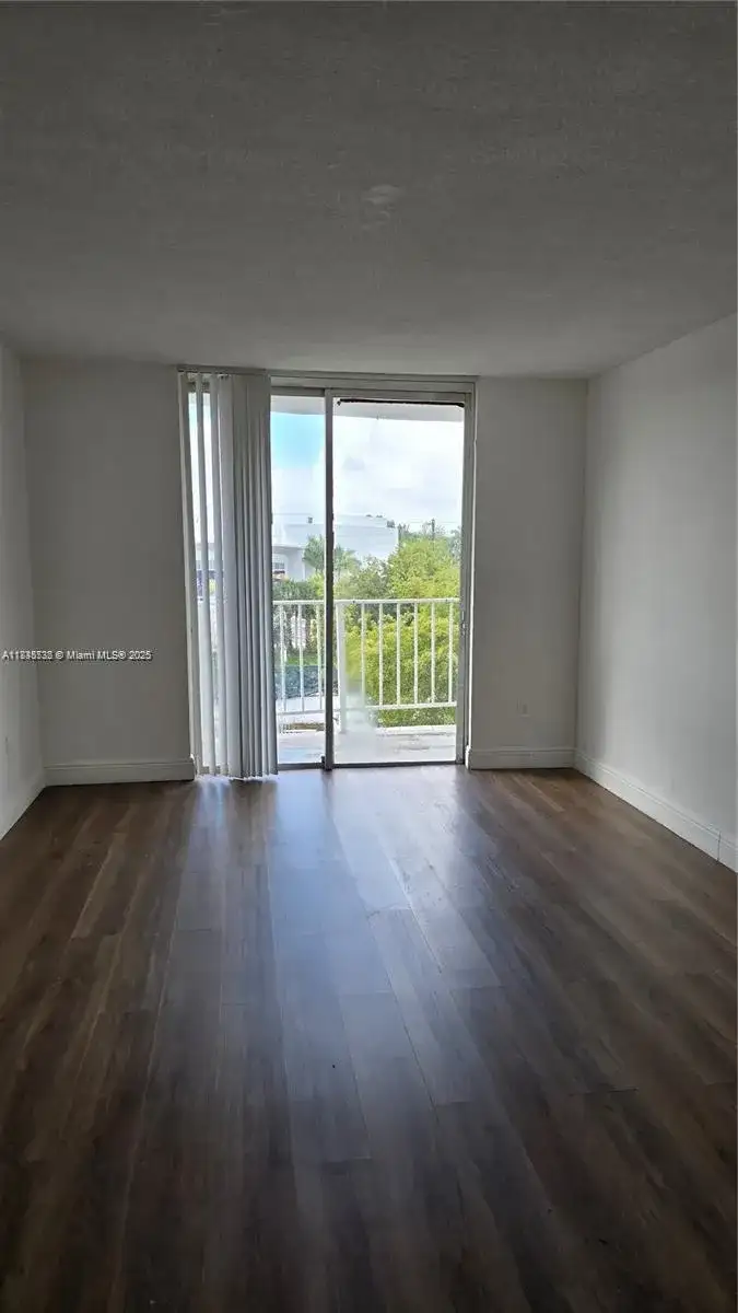 498 NW 165th St Rd # 407, Miami FL 33169 photo 3