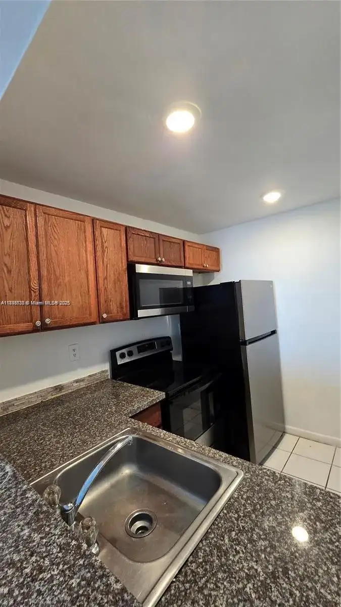 498 NW 165th St Rd # 407, Miami FL 33169 photo 5