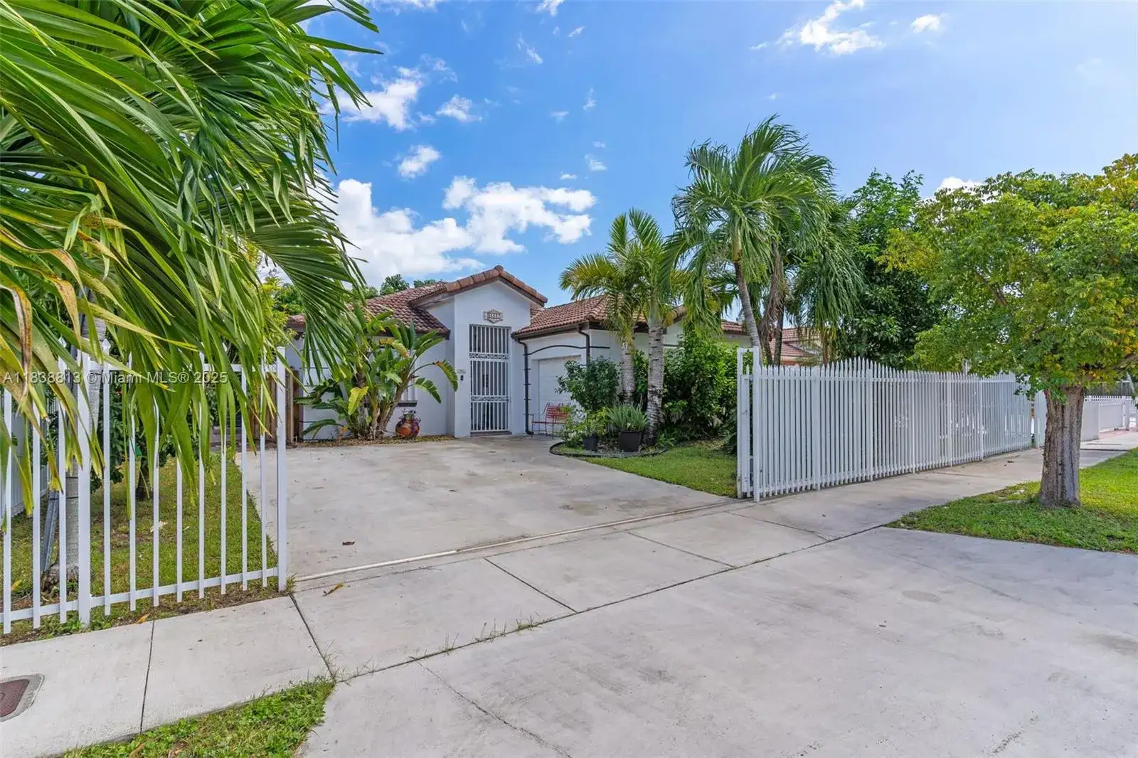 25237 SW 133rd Pl, Homestead FL 33032 photo 2