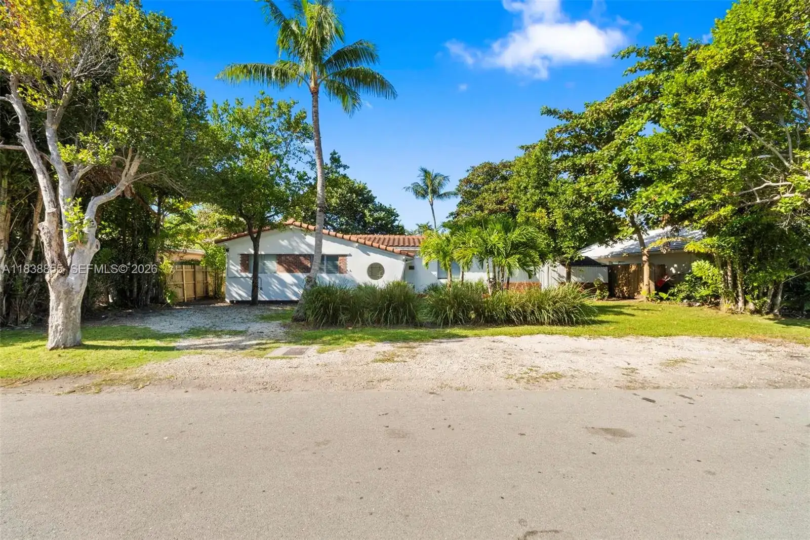 738 Fernwood Rd, Key Biscayne FL 33149 photo 2