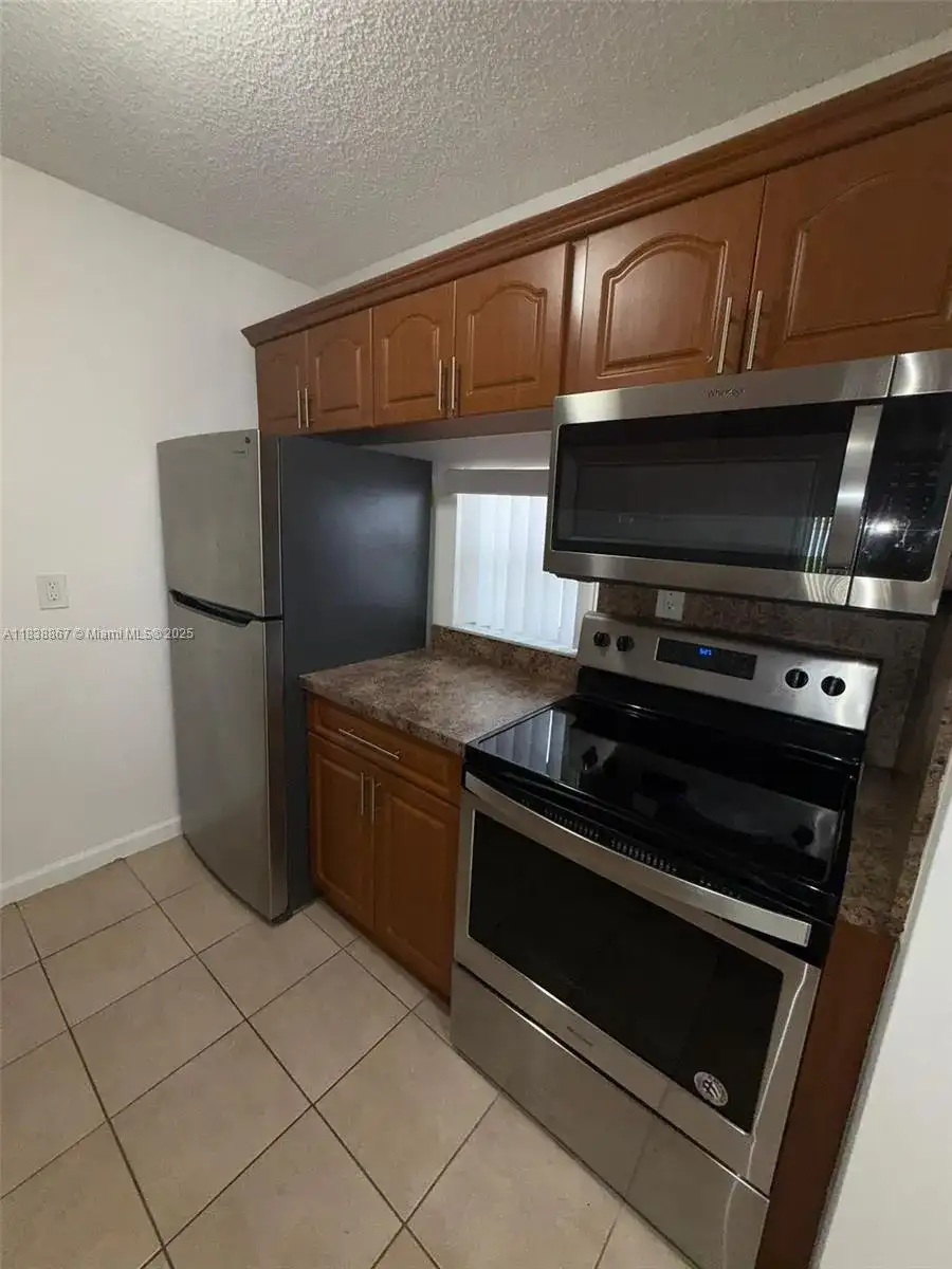 8560 N Sherman Cir # 105, Miramar FL 33025 photo 4