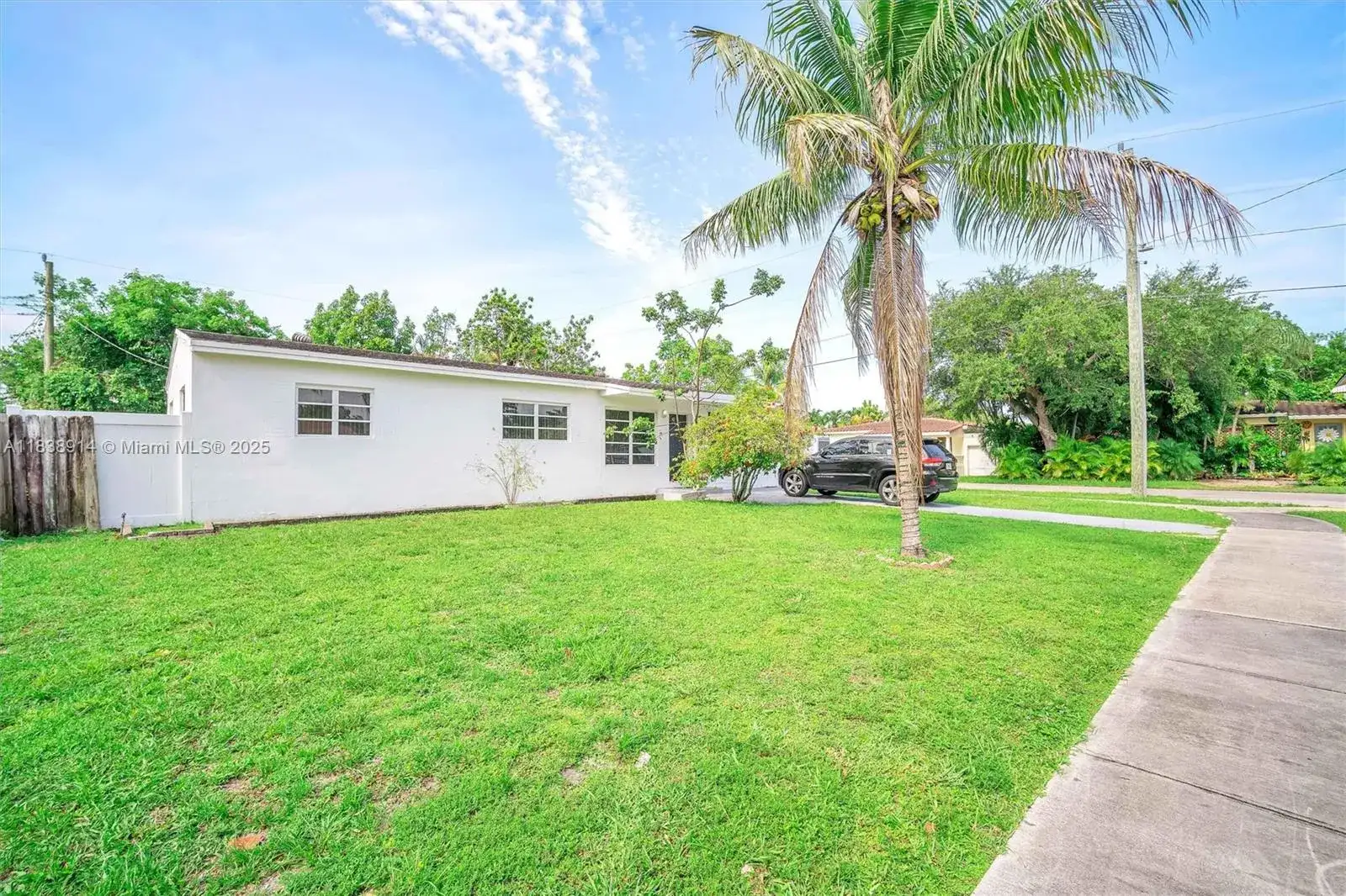 1050 NE 156th St # 1050, North Miami Beach FL 33162 photo 2