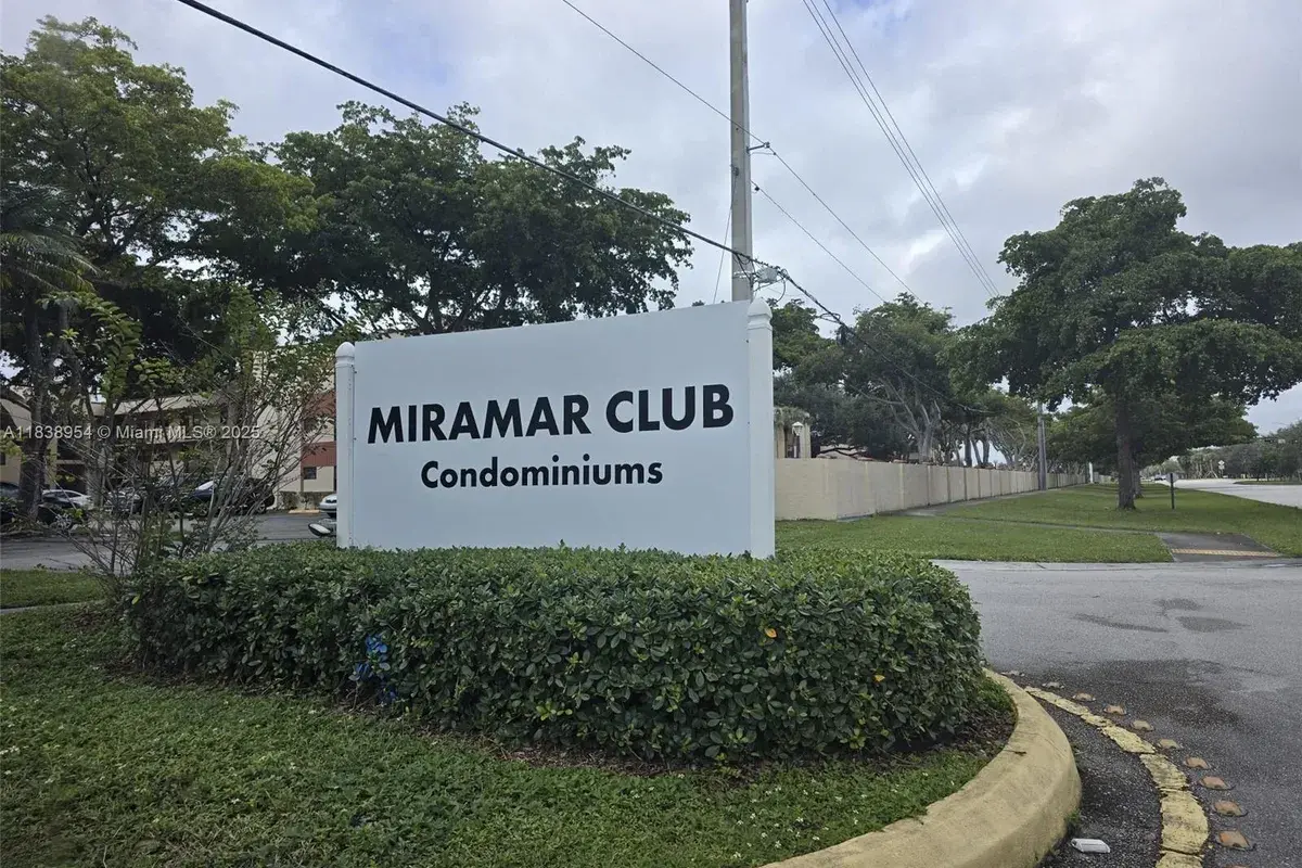8700 N Sherman Cir # 108, Miramar FL 33025