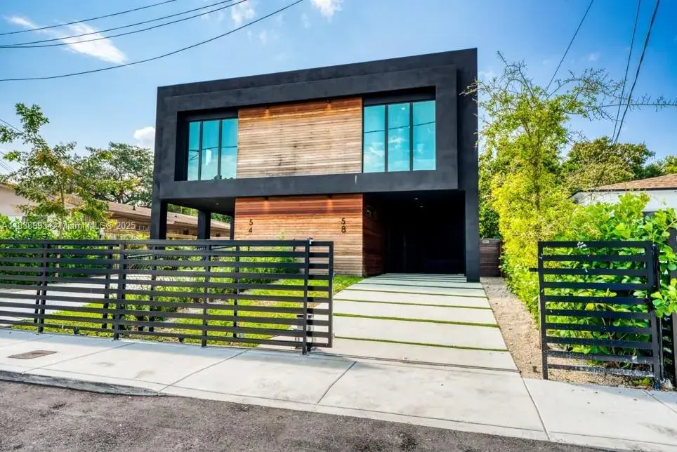 58 NW 52nd St # 58, Miami FL 33127