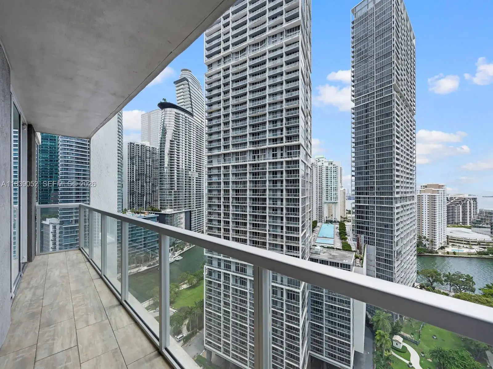 500 Brickell Ave # 2501, Miami FL 33131 photo 3