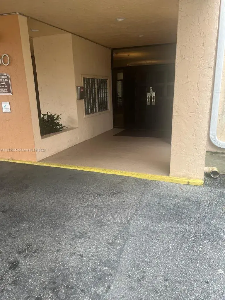 500 Executive Center Dr # 2G, West Palm Beach FL 33401