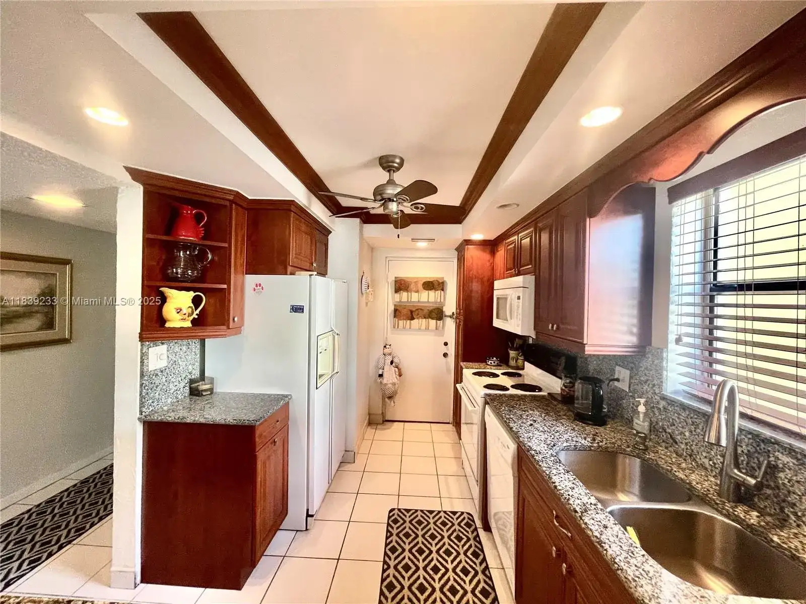 2309 S Cypress Bend Dr # 311D, Pompano Beach FL 33069 photo 3
