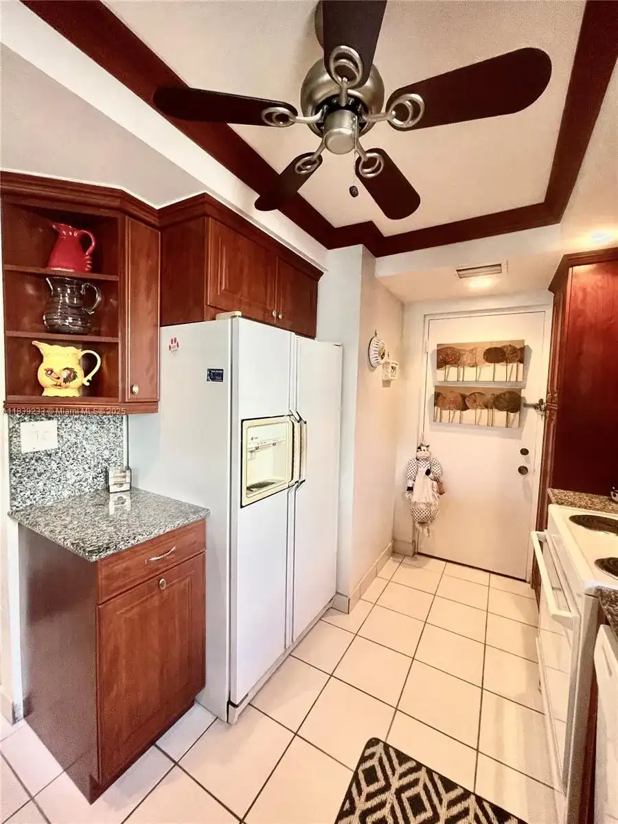 2309 S Cypress Bend Dr # 311D, Pompano Beach FL 33069 photo 5