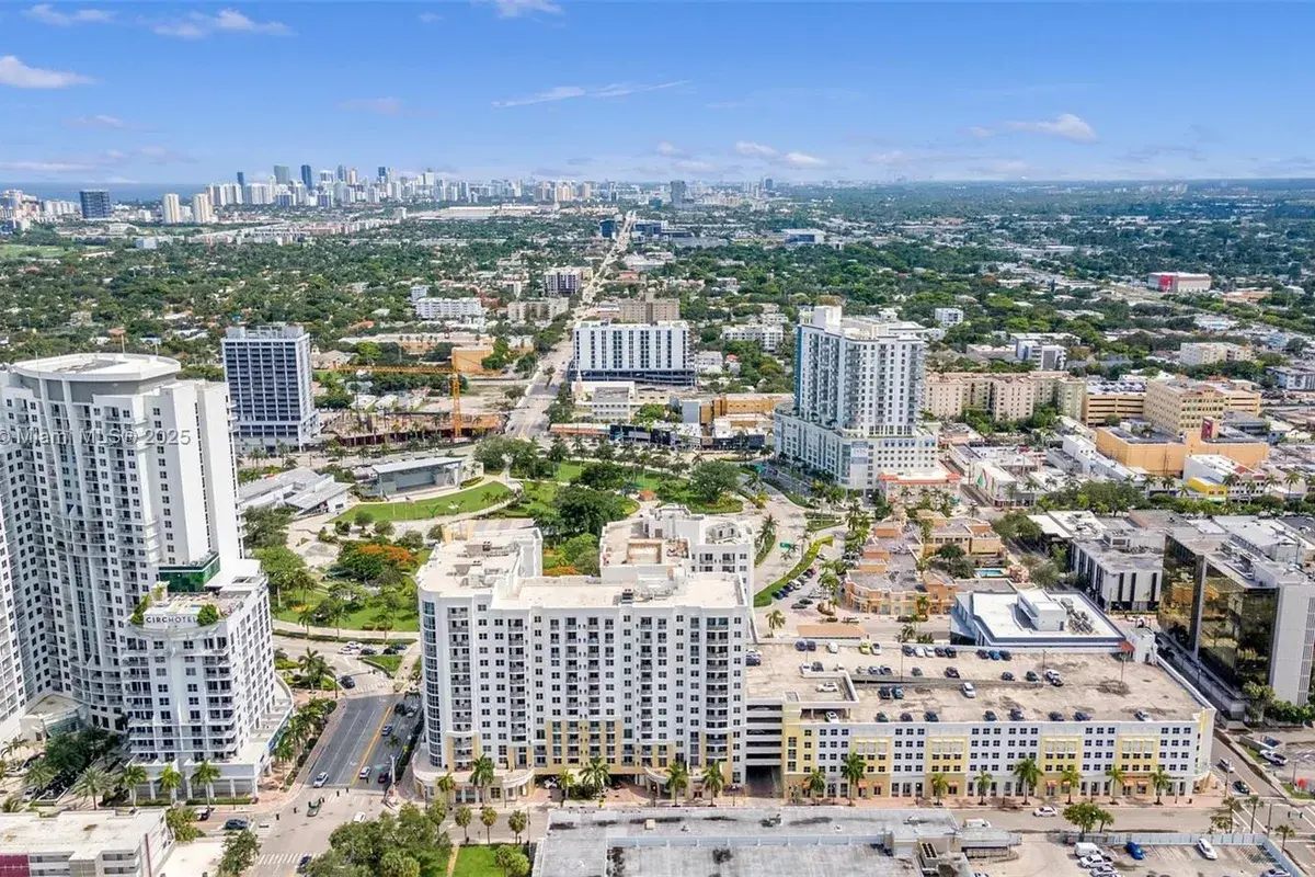 1830 Radius Dr # 405, Hollywood FL 33020
