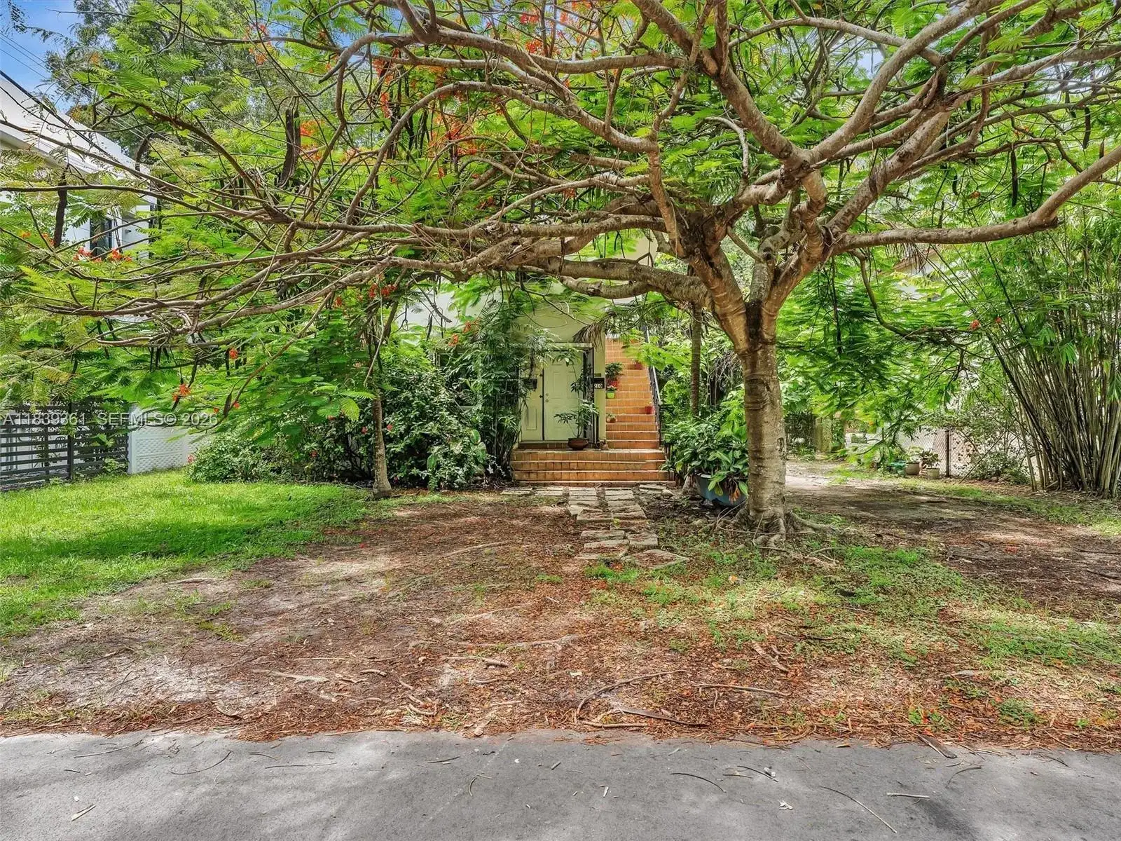 3210 E Elizabeth St, Miami FL 33133 photo 3