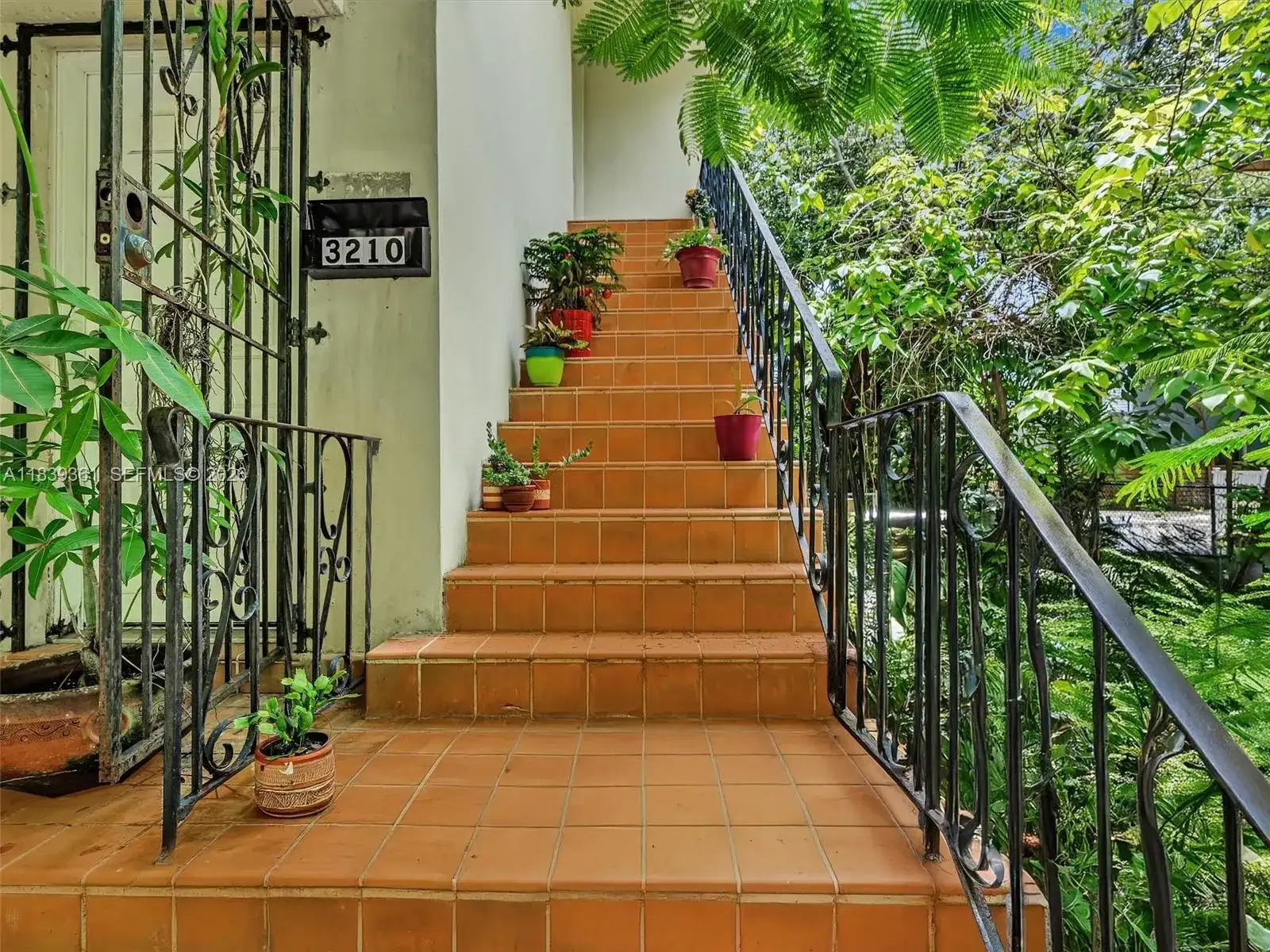 3210 E Elizabeth St, Miami FL 33133 photo 4