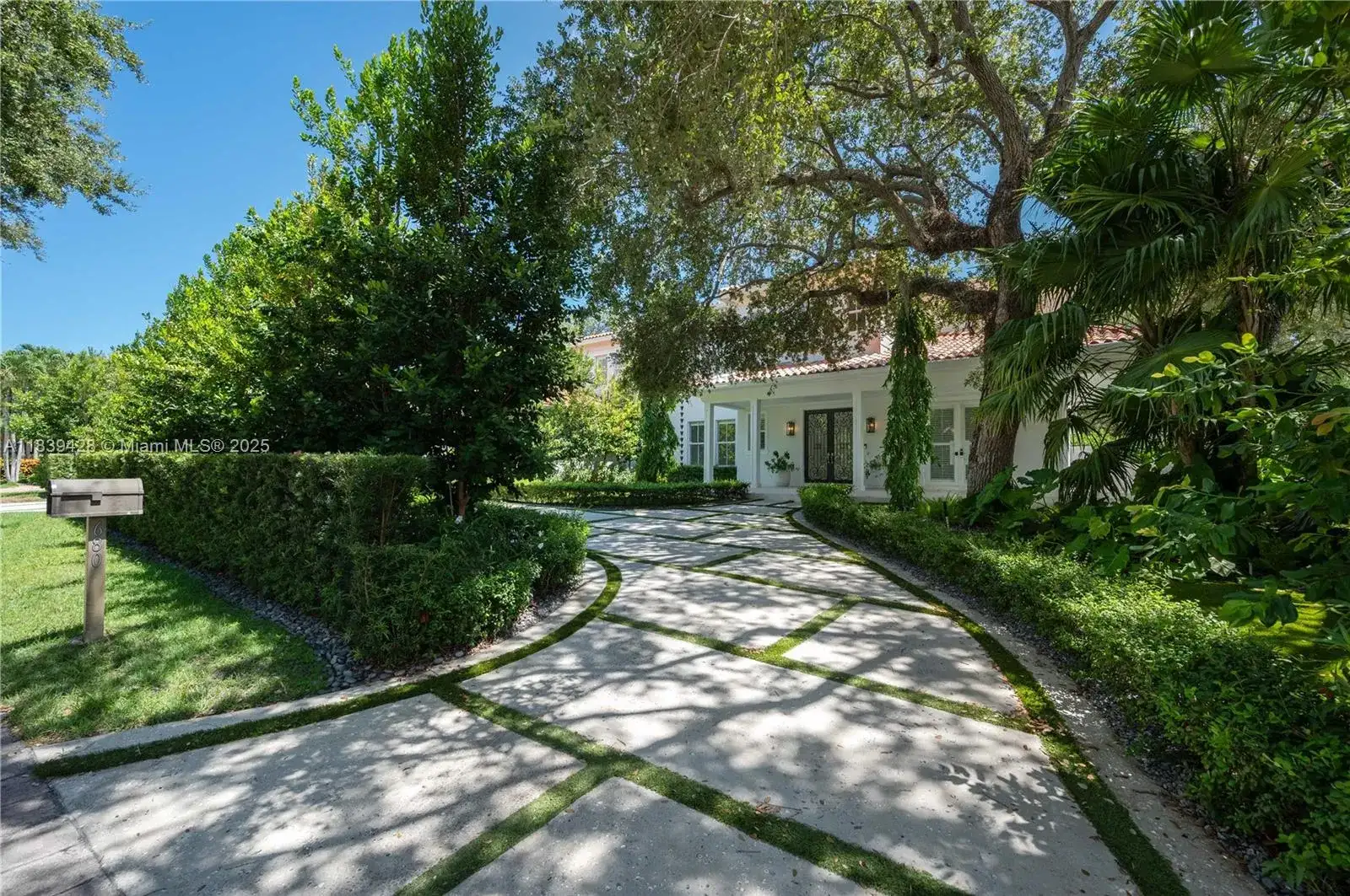 680 Destacada Ave, Coral Gables FL 33156 photo 2