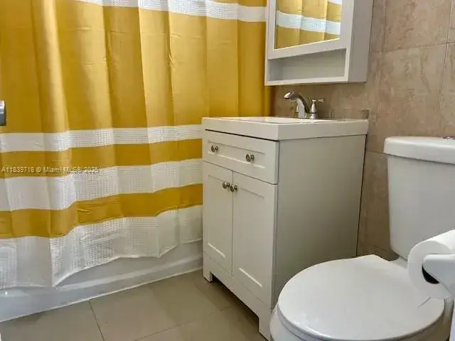 330 W 40th Pl, Hialeah FL 33012 photo 5