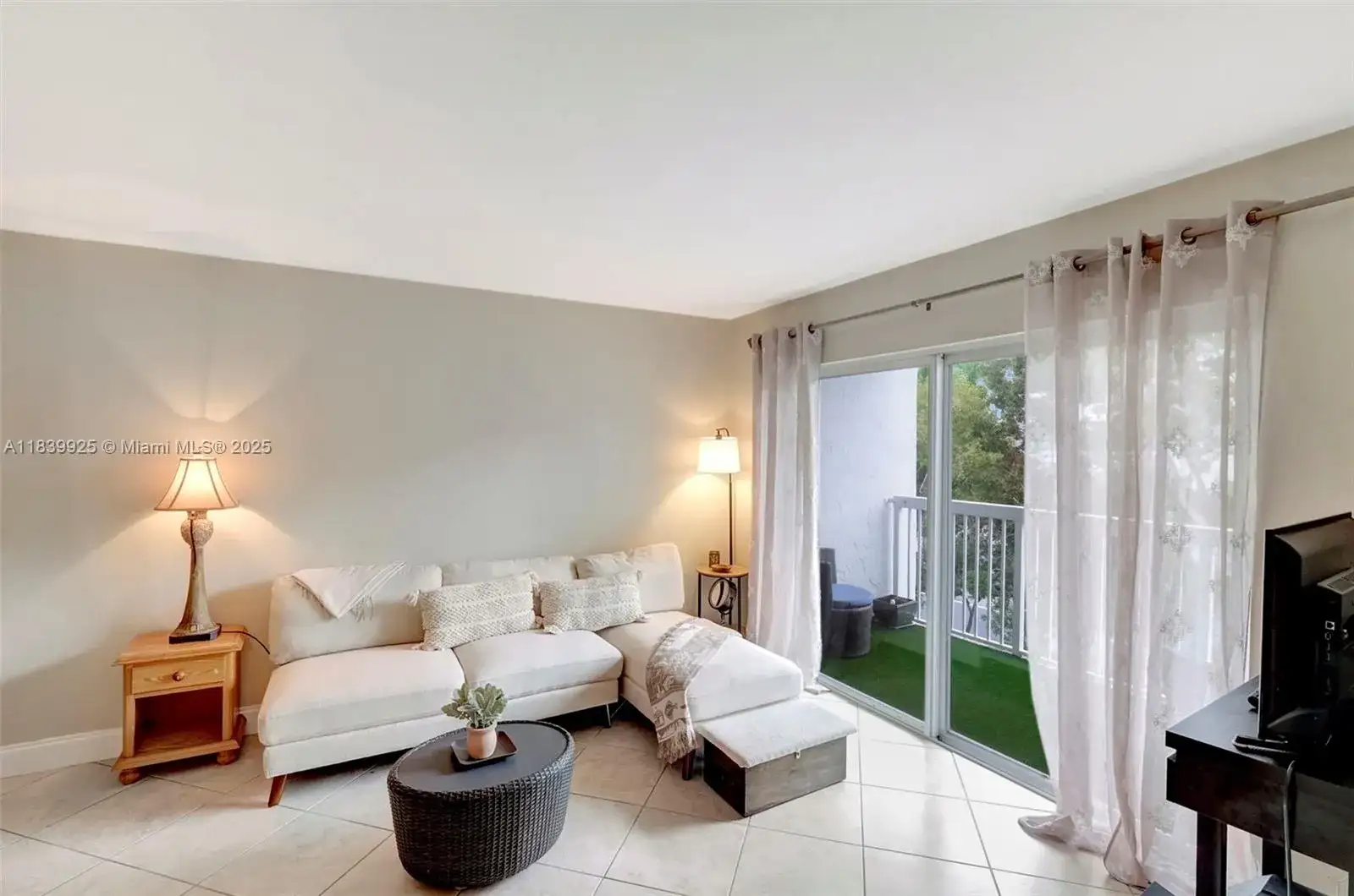 2920 SW 28th Ter # 407, Coconut Grove FL 33133 photo 3