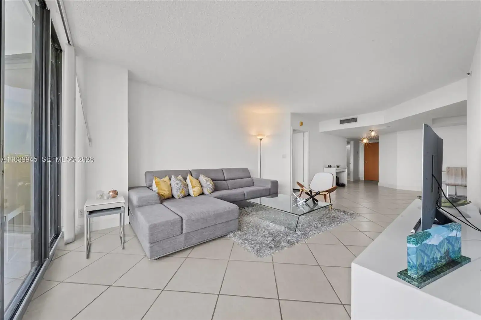 3598 Yacht Club Dr, Aventura FL 33180 photo 4