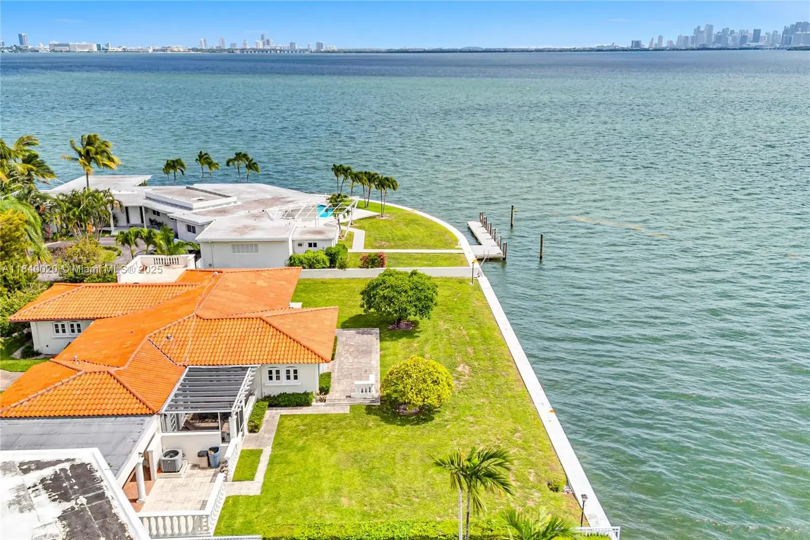 7500 W Treasure Dr, North Bay Village FL 33141