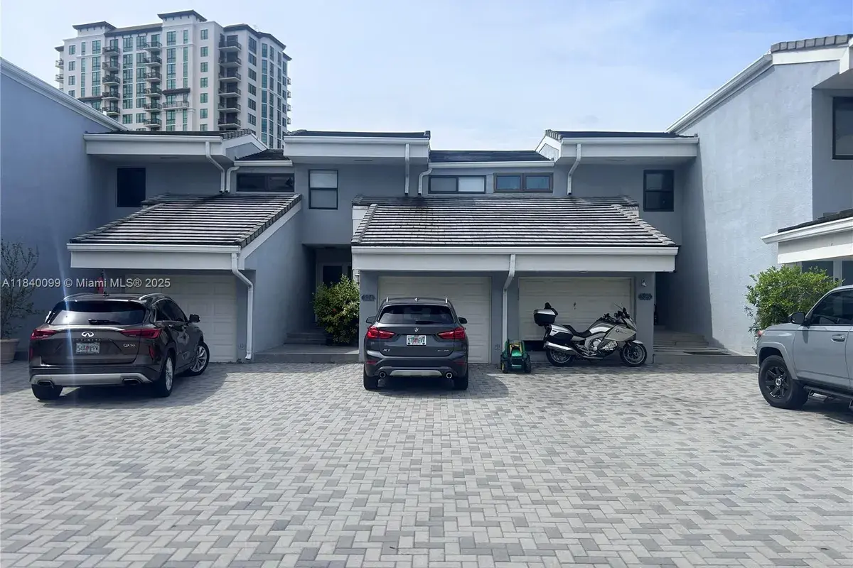 324 Poinciana Dr, Sunny Isles Beach FL 33160