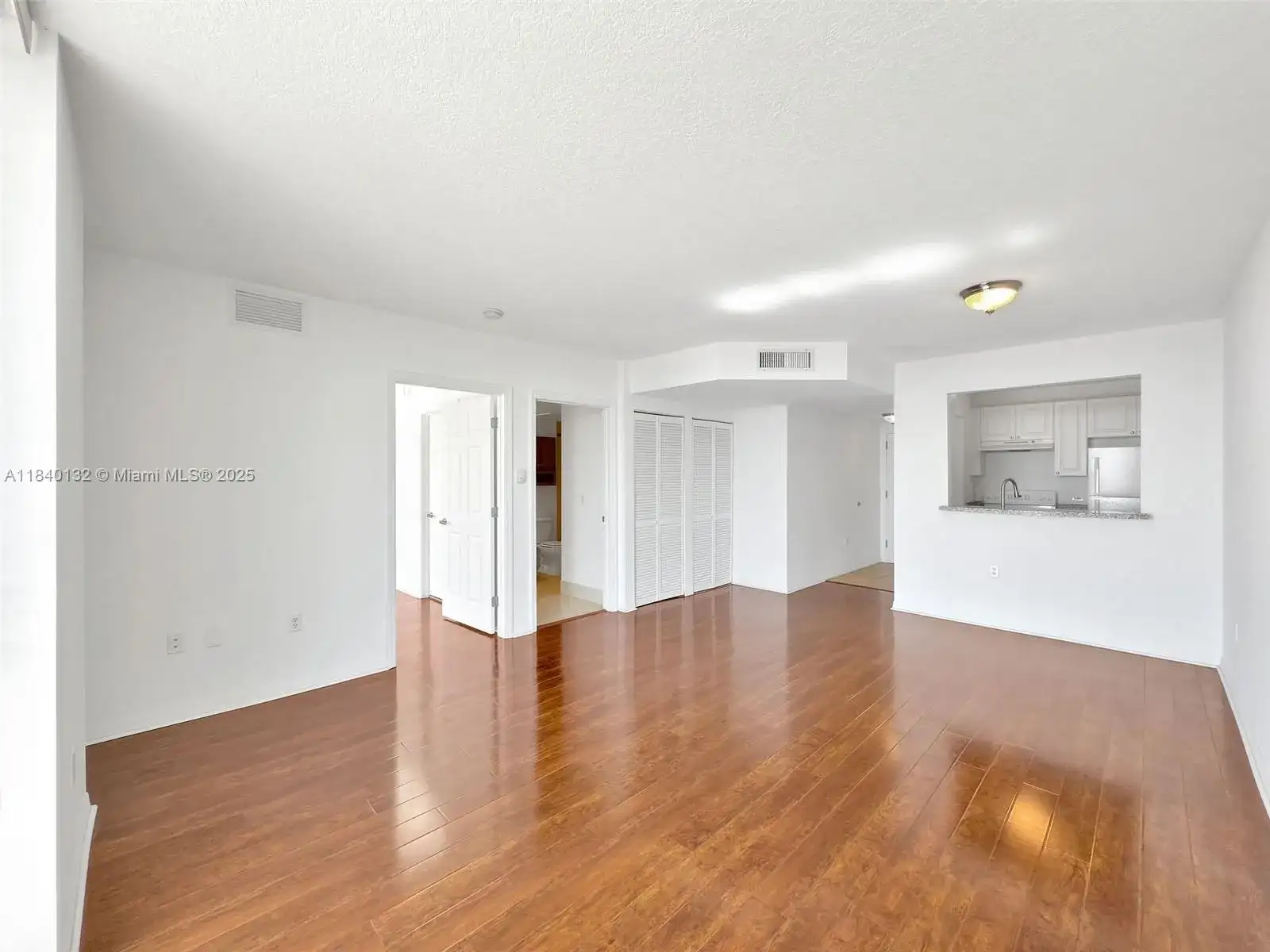 900 SW 8th St # 1510, Miami FL 33130 photo 5
