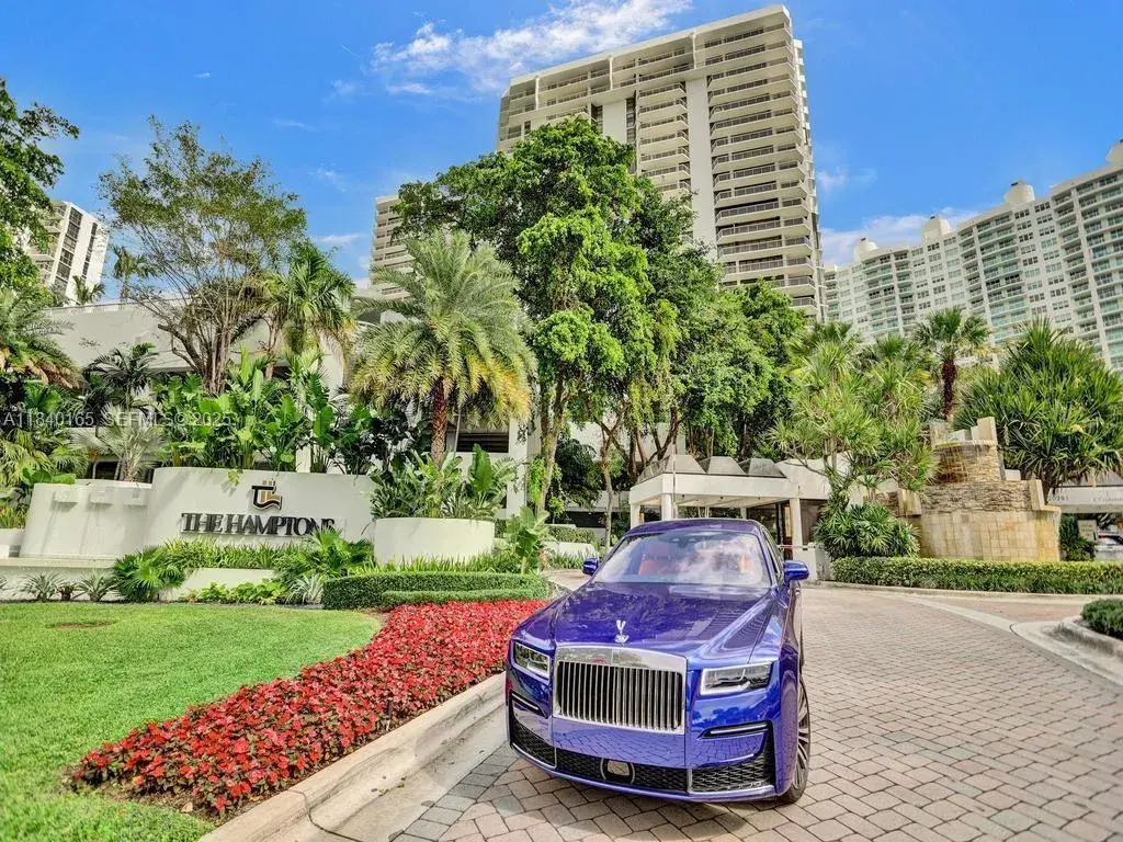 20281 E Country Club Dr, Aventura FL 33180