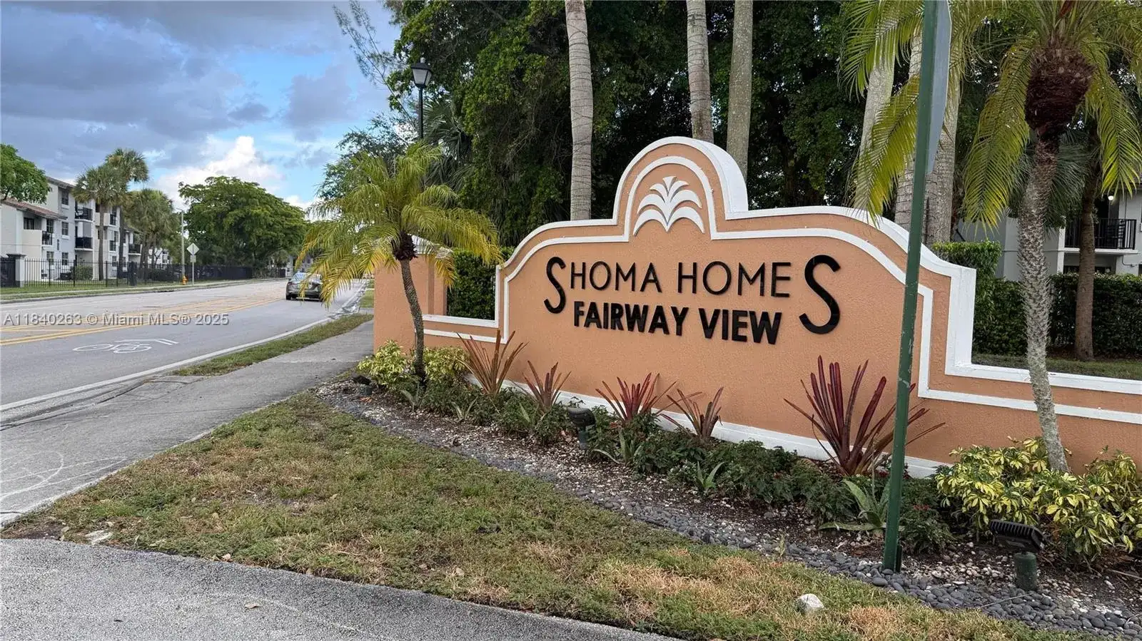 17720 NW 73rd Ave # 105, Hialeah FL 33015 photo 2
