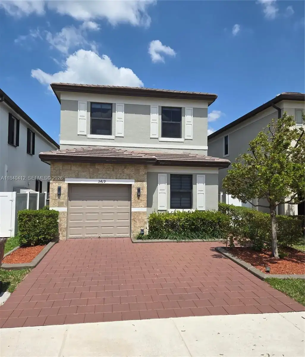 3419 W 109th Pl, Hialeah FL 33018 photo 2