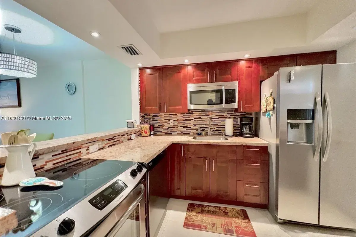 1333 E Hallandale Beach # 106, Hallandale Beach FL 33009