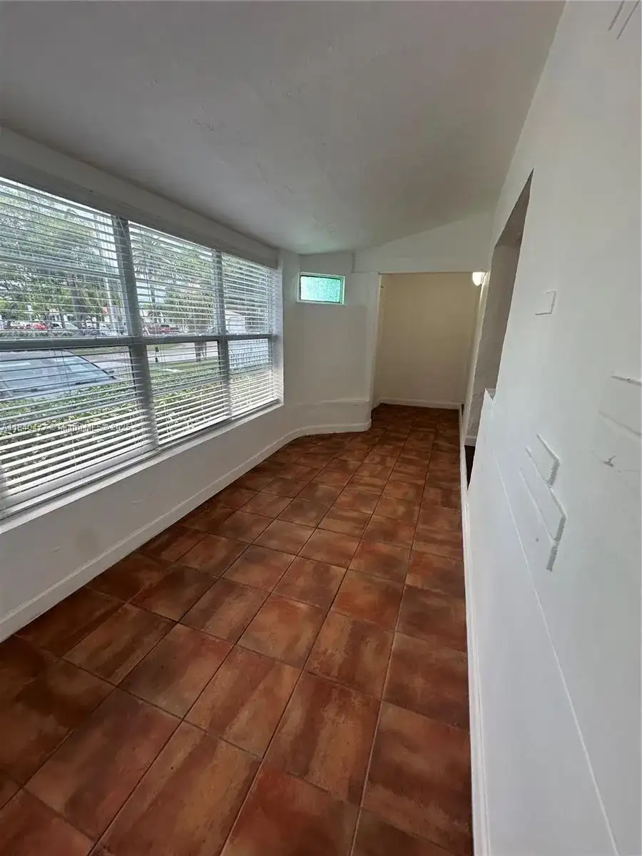 711 SW 39th Ave, Miami FL 33134 photo 2