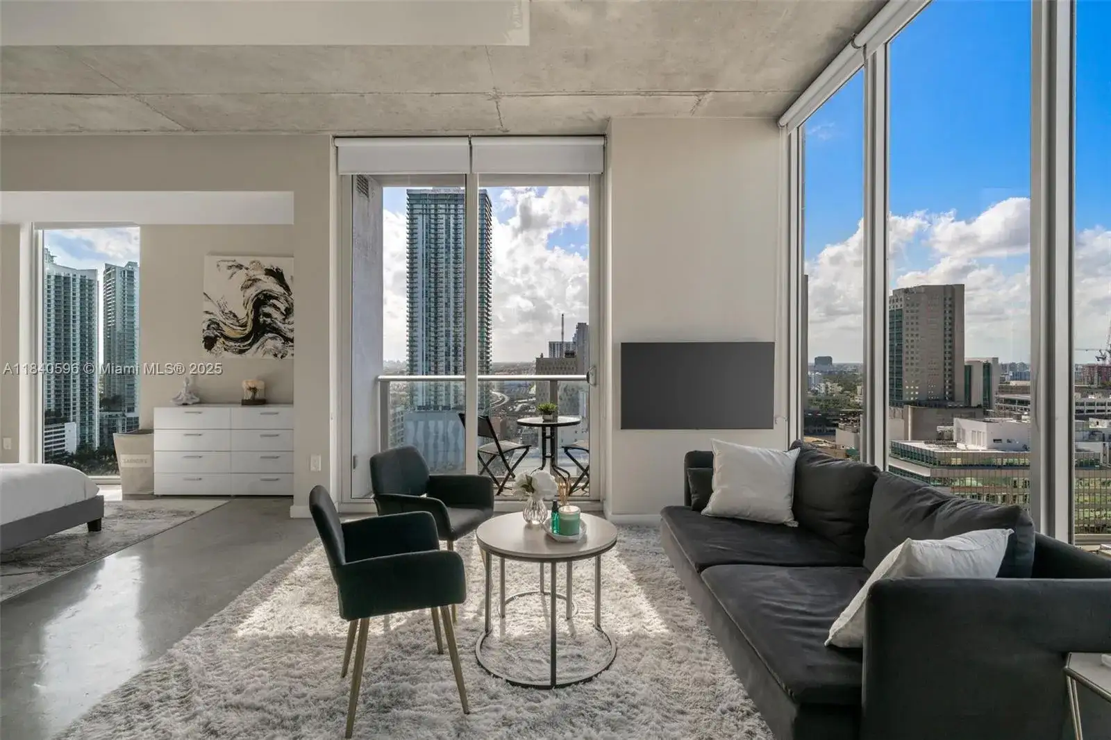 151 SE 1st St # 2110, Miami FL 33131 photo 2