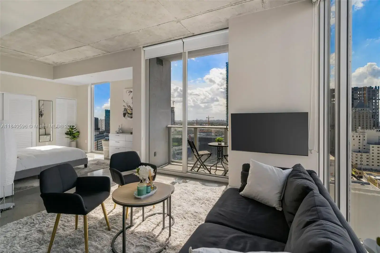151 SE 1st St # 2110, Miami FL 33131 photo 3