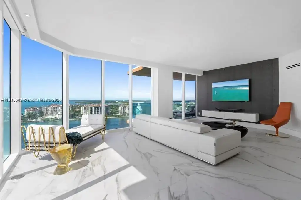 300 S Pointe Dr # 2201, Miami Beach FL 33139 photo 3